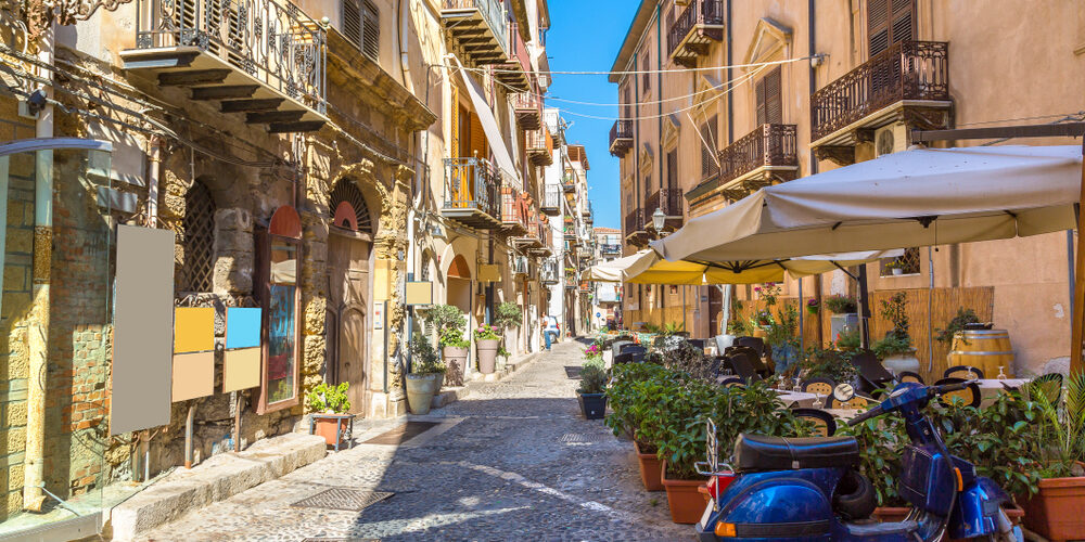 Narrow,Street,In,The,Old,Town,Of,Cefalu,In,Sicily,